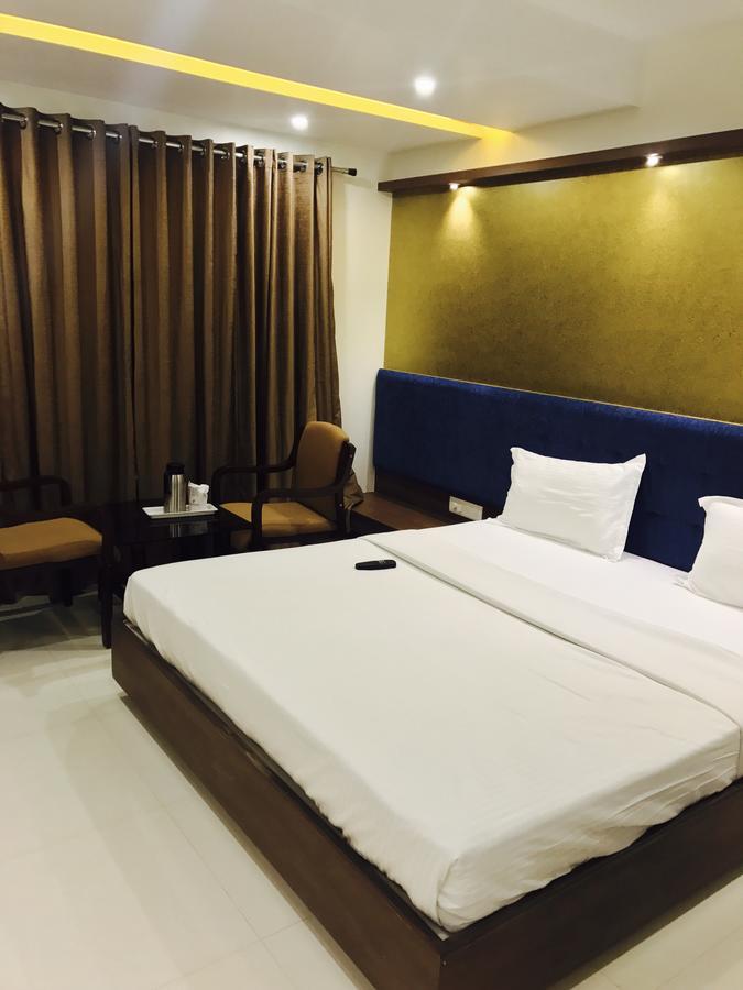 Hotel Comfort Bharuch Buitenkant foto