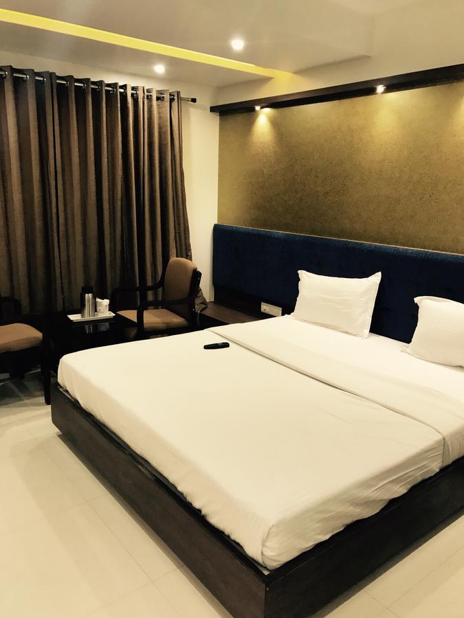 Hotel Comfort Bharuch Buitenkant foto